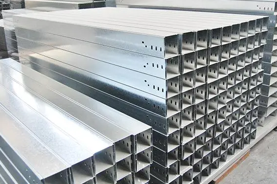 防火电缆桥架与普通桥架：从结构到应用的全面解析